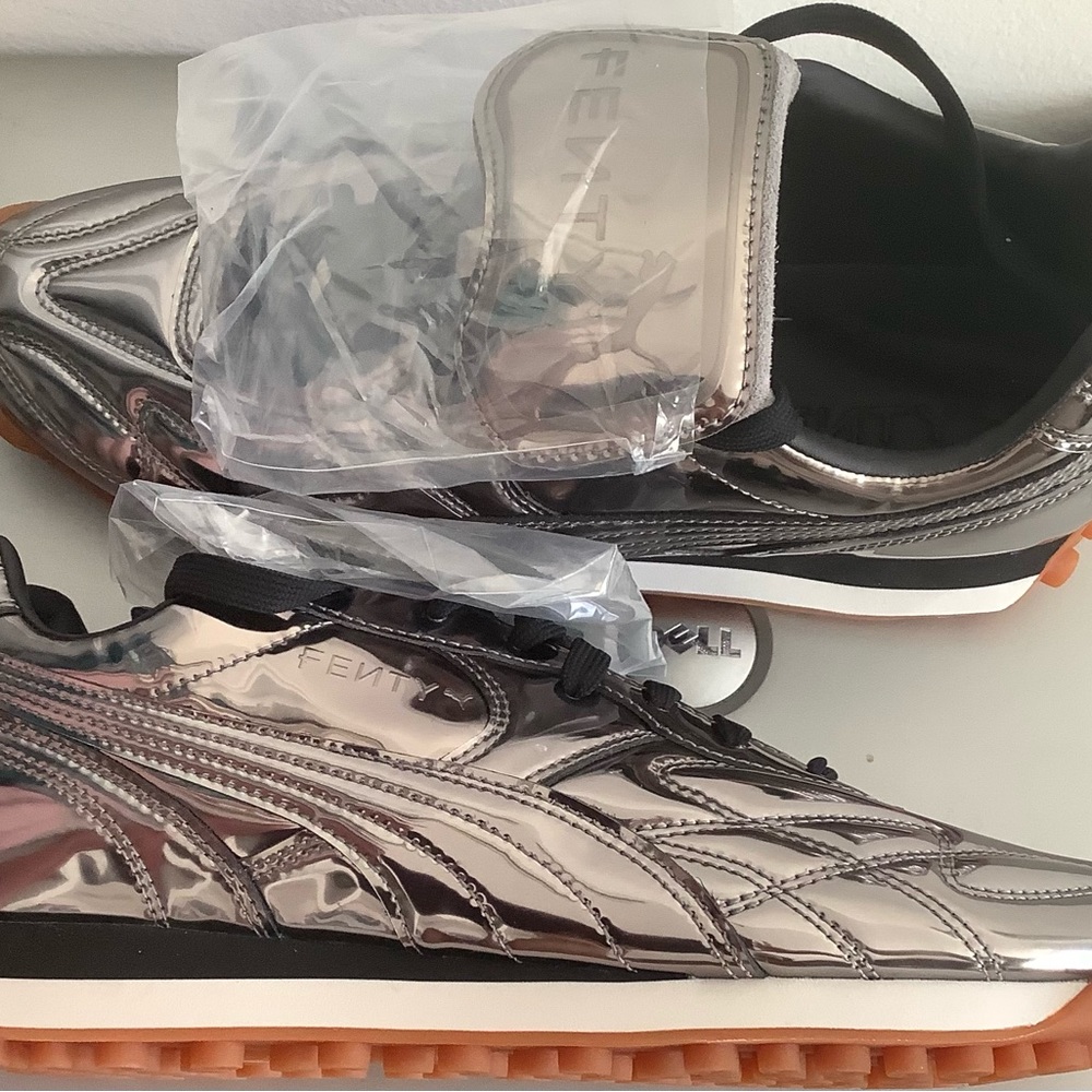 Puma X Fenty Men’s Avanti Silver sneakers size 10